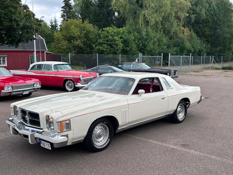 Chrysler 1979 Chrysler 300 till salu i Tidaholm – bild 1 av 7