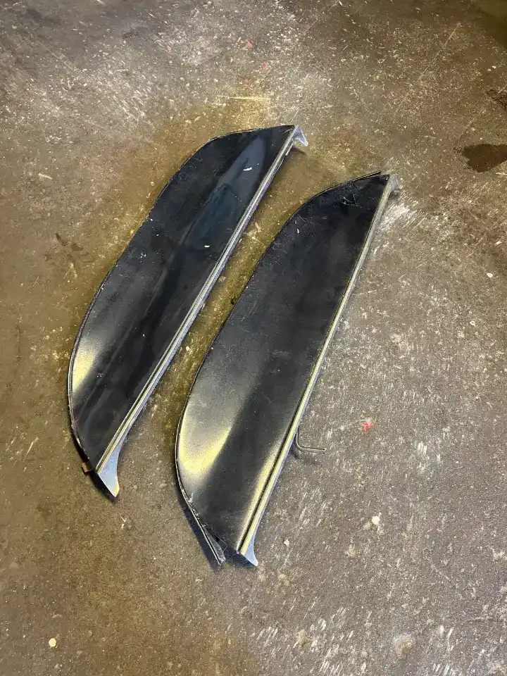 Pontiac 1965 Fenderskirts Pontiac 65-66 till salu i Forserum – bild 1 av 2
