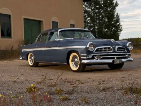 Chrysler 1955 Chrysler New Yorker DeLuxe 1955 till salu i Tullinge – bild 2 av 8