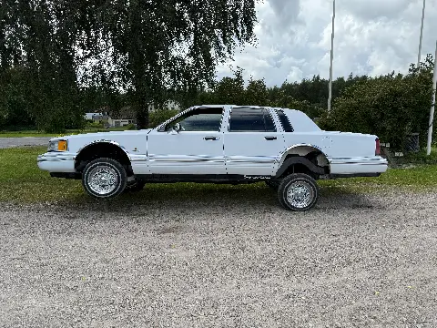 Lincoln Lincoln Town Car  till salu i Hörby – bild 7 av 8