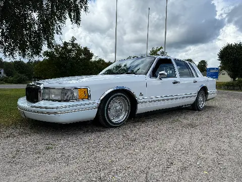 Lincoln Lincoln Town Car  till salu i Hörby – bild 6 av 8