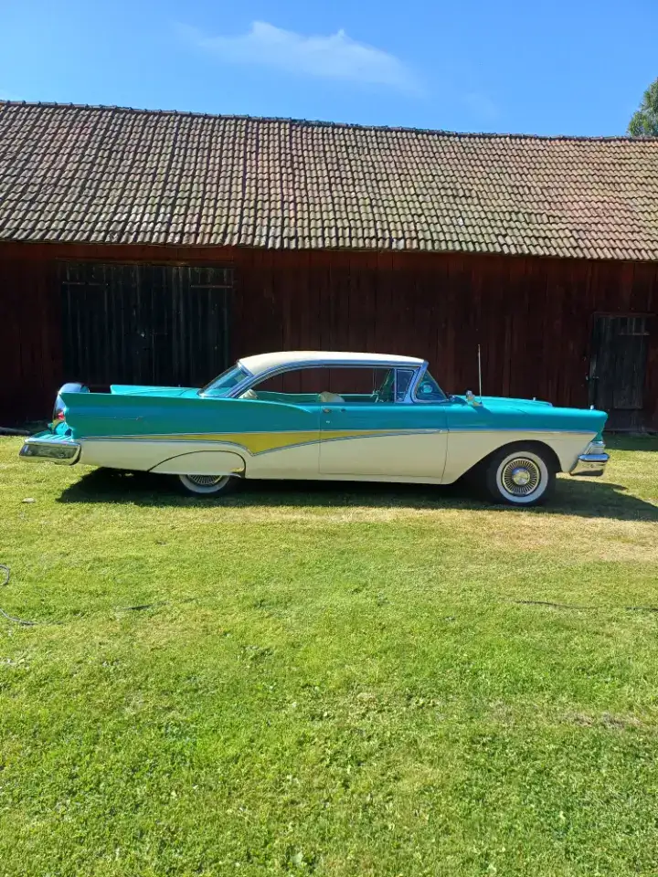 Ford 1958 Ford Fairlane 500 -58 till salu i Vänersborg – bild 1 av 8