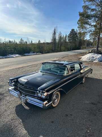 Mercury Turnpike Crusier -57