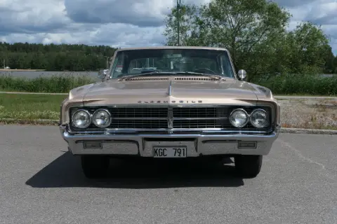 Oldsmobile 1963 Oldsmobile Starfire till salu i Stallarholmen – bild 2 av 8