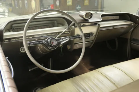 Buick 1961 Buick Electra 225 Convertible till salu i Stallarholmen – bild 5 av 8