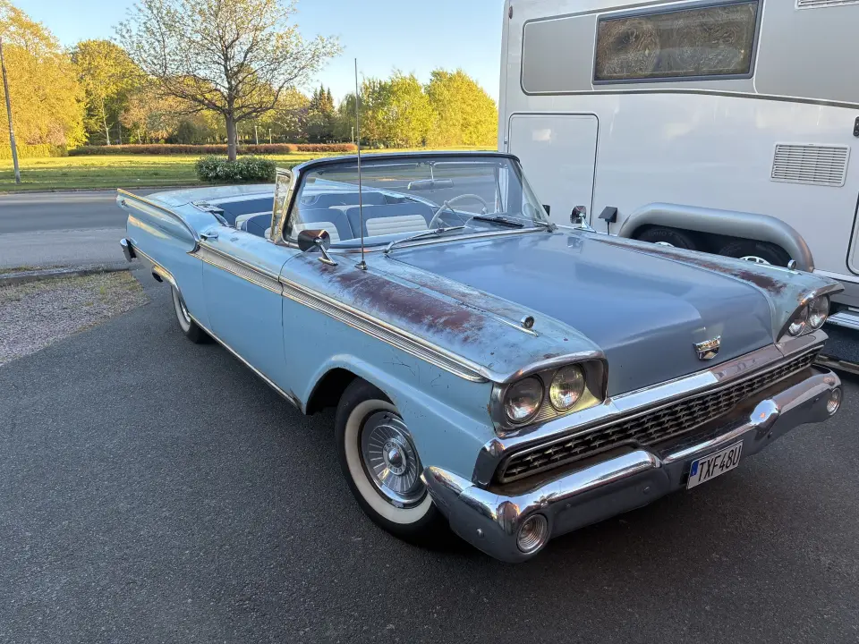 Ford 1959 Ford skyliner 1959 352 fe 3stegs crusomatic till salu i Eslöv – bild 1 av 6