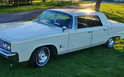 Chrysler 1964 Chrysler imperial crown  till salu i Stockholm – bild 3 av 6