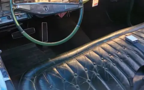 Chrysler 1964 Chrysler imperial crown  till salu i Stockholm – bild 6 av 6