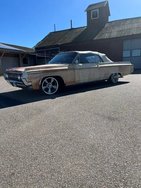 Oldsmobile 1964 Oldsmobile Dynamic 88 cab 1964 till salu i Kalmar – bild 1 av 8