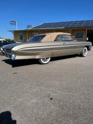 Oldsmobile 1961 Oldsmobile Dynamic 88 1961 till salu i Kalmar – bild 5 av 8