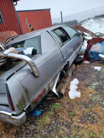 Cadillac Cadillac Fleetwood Reservdelsbil till salu i Västervik – bild 1 av 7