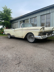 Ford 1957 Ford fairlane Sunliner 1957 E-code till salu i Österbybruk – bild 1 av 8